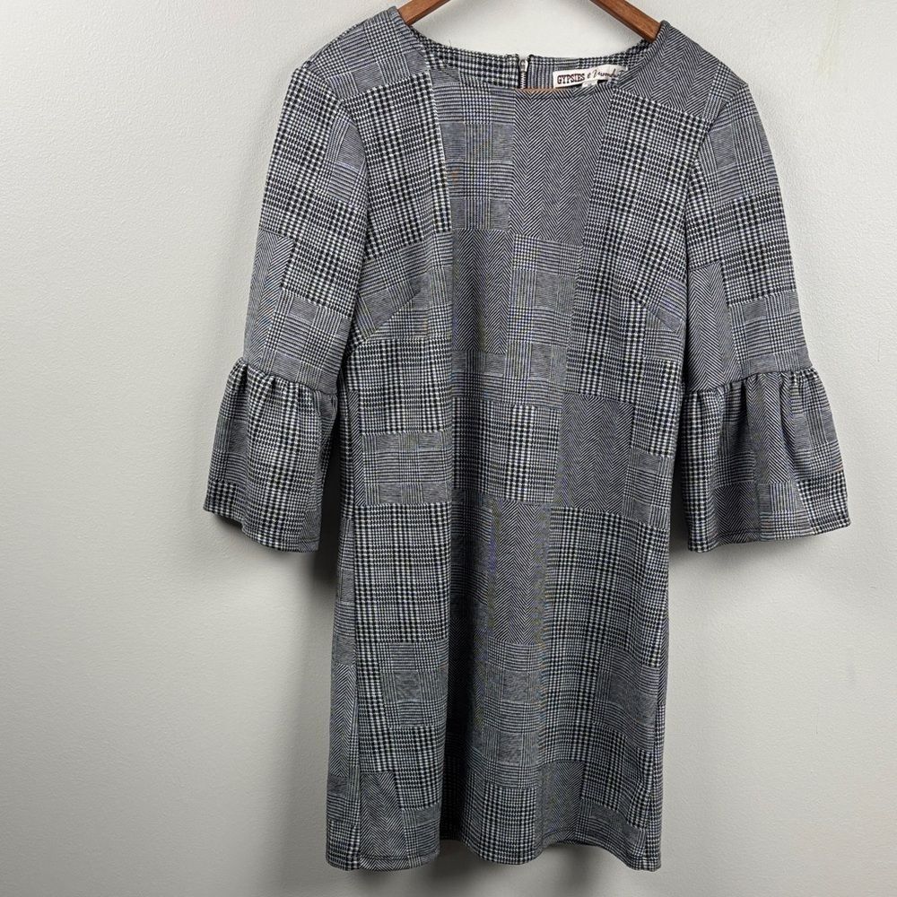 Gypsies & Moondust Black Gray Plaid Long Sleeve Dress Medium Classic flared Slv